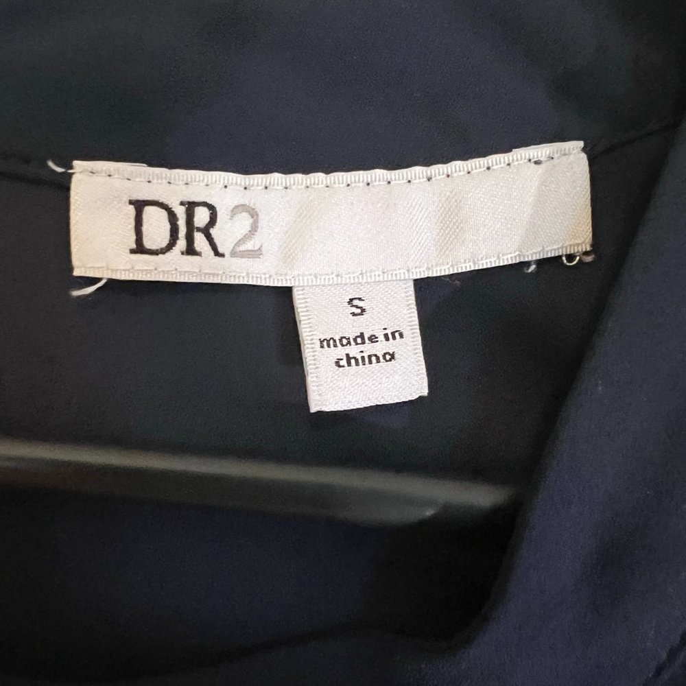 DR2 Blue Keyhole Shell with Pleated Back - Picture 6 of 10